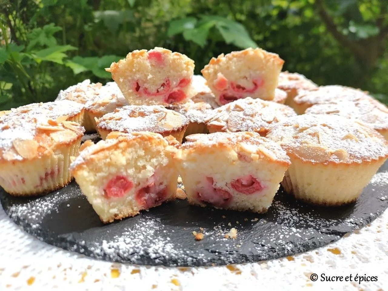 Muffins aux griottes et amandes