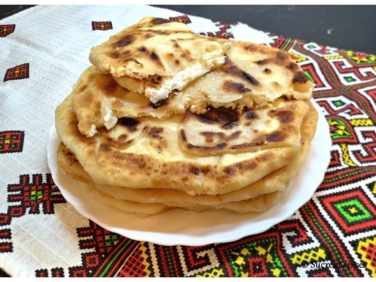 Pains au fromage frais cuits à la poêle