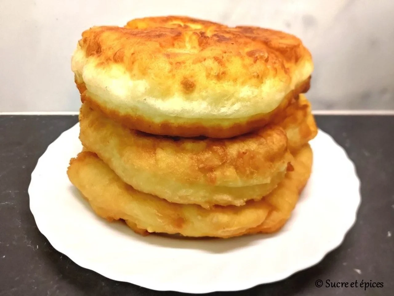 Pains frits ukrainiens sans levure boulangère