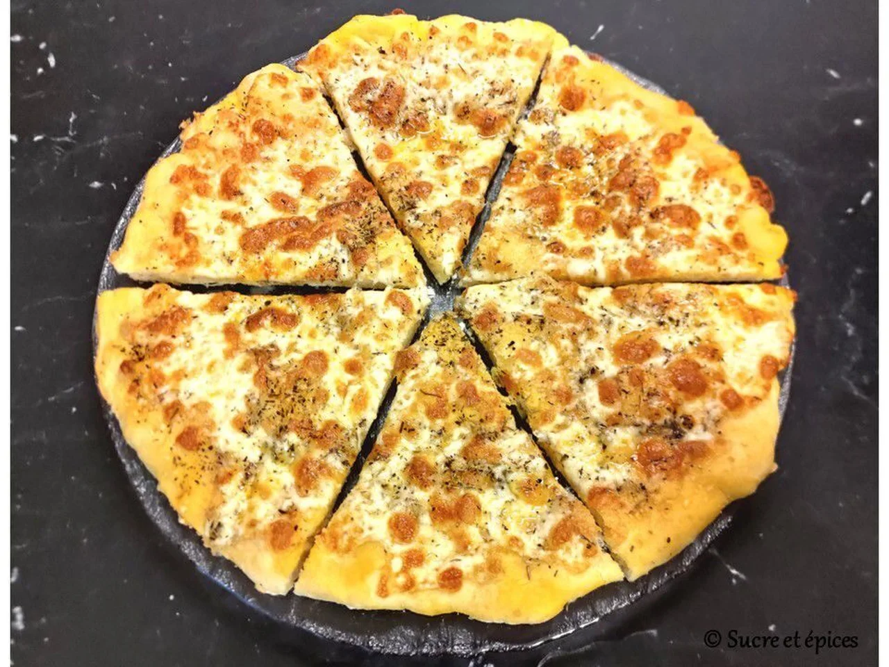 Pizza bianca au fromage