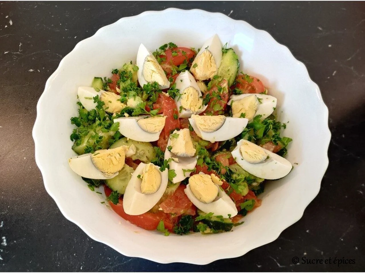 Salade de légumes et oeufs