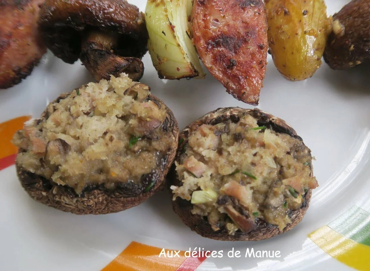 Champignons farcis au saucisson à l'ail au barbecue