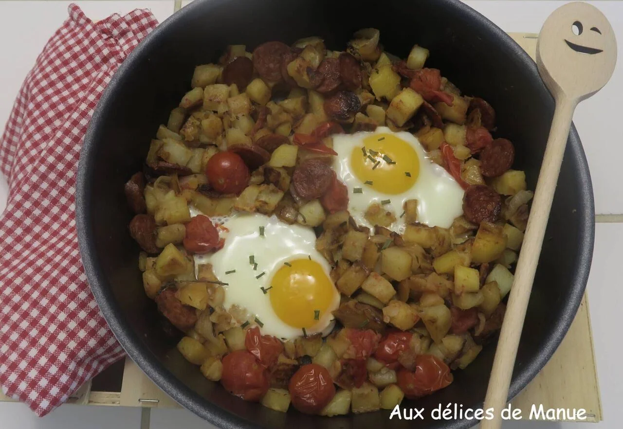 Poêlée de pommes de terre au chorizo et oeufs au plat