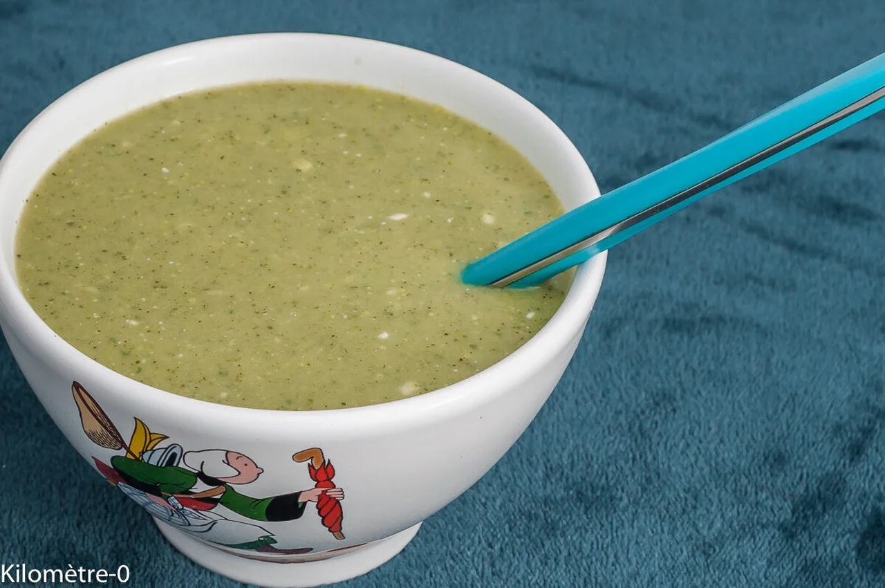 Velouté de courgettes au bouillon de volaille