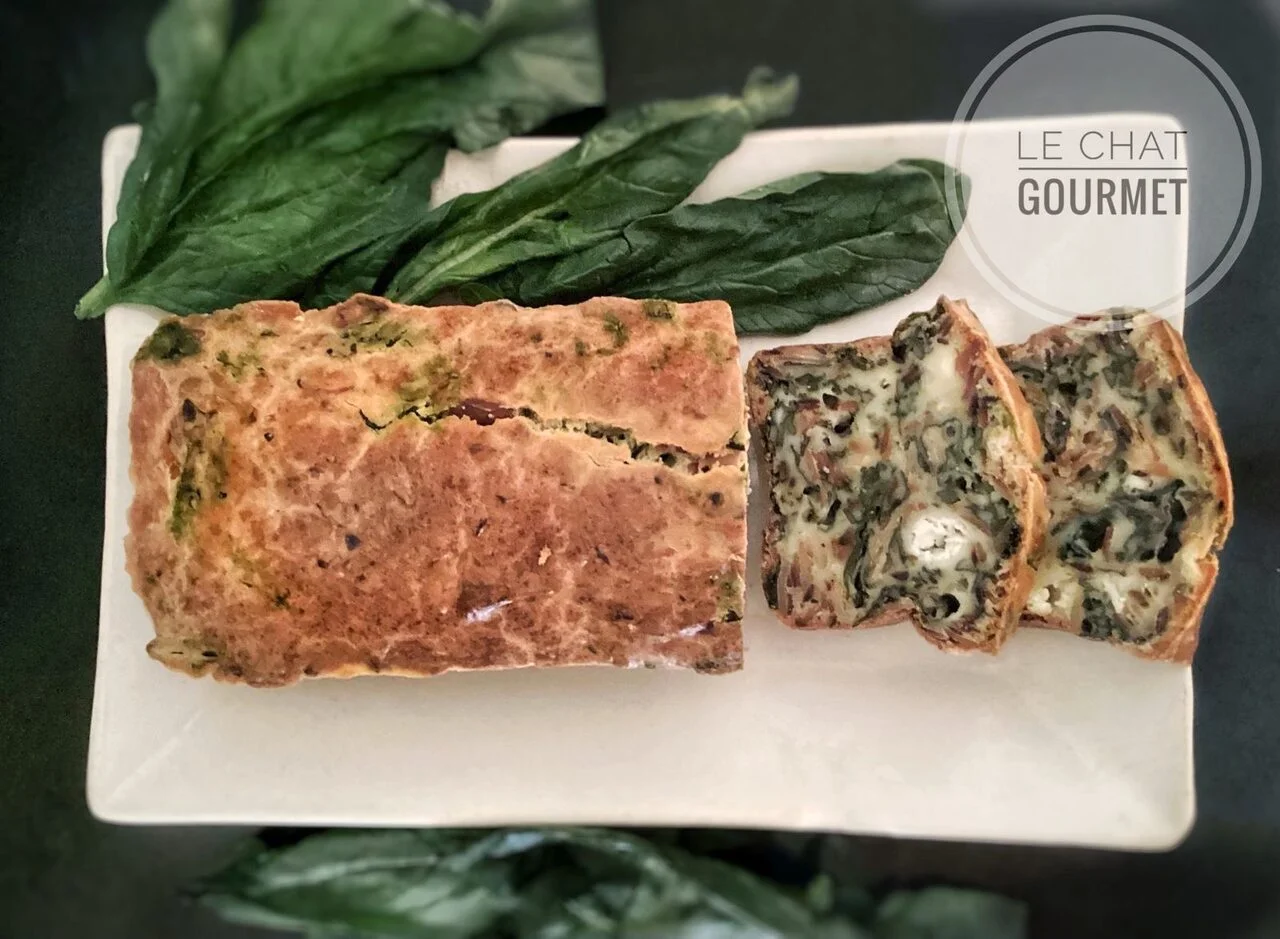 Cake aux épinards, fromage de chèvre et amandes