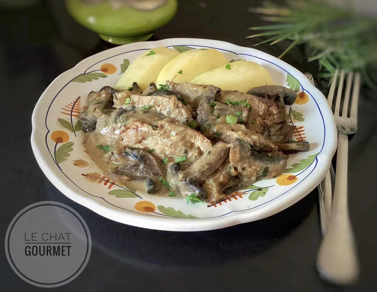Cuisse de dinde en cocotte, champignons et crème