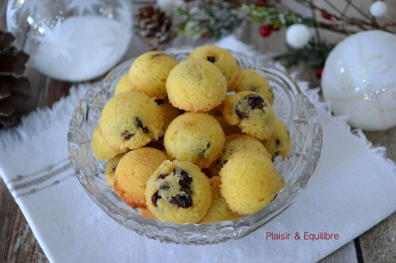 Biscuits de Noël au rhum et aux raisins