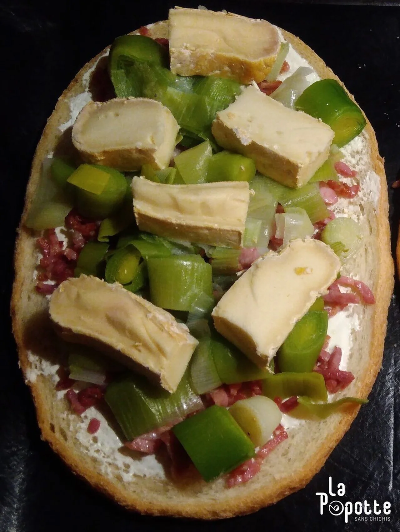 Bruschetta savoyarde aux poireaux