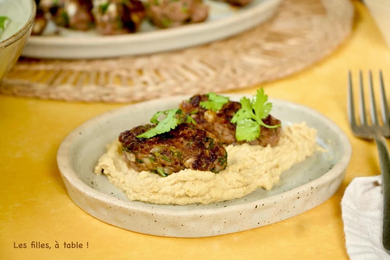 Keftas au boeuf et houmous