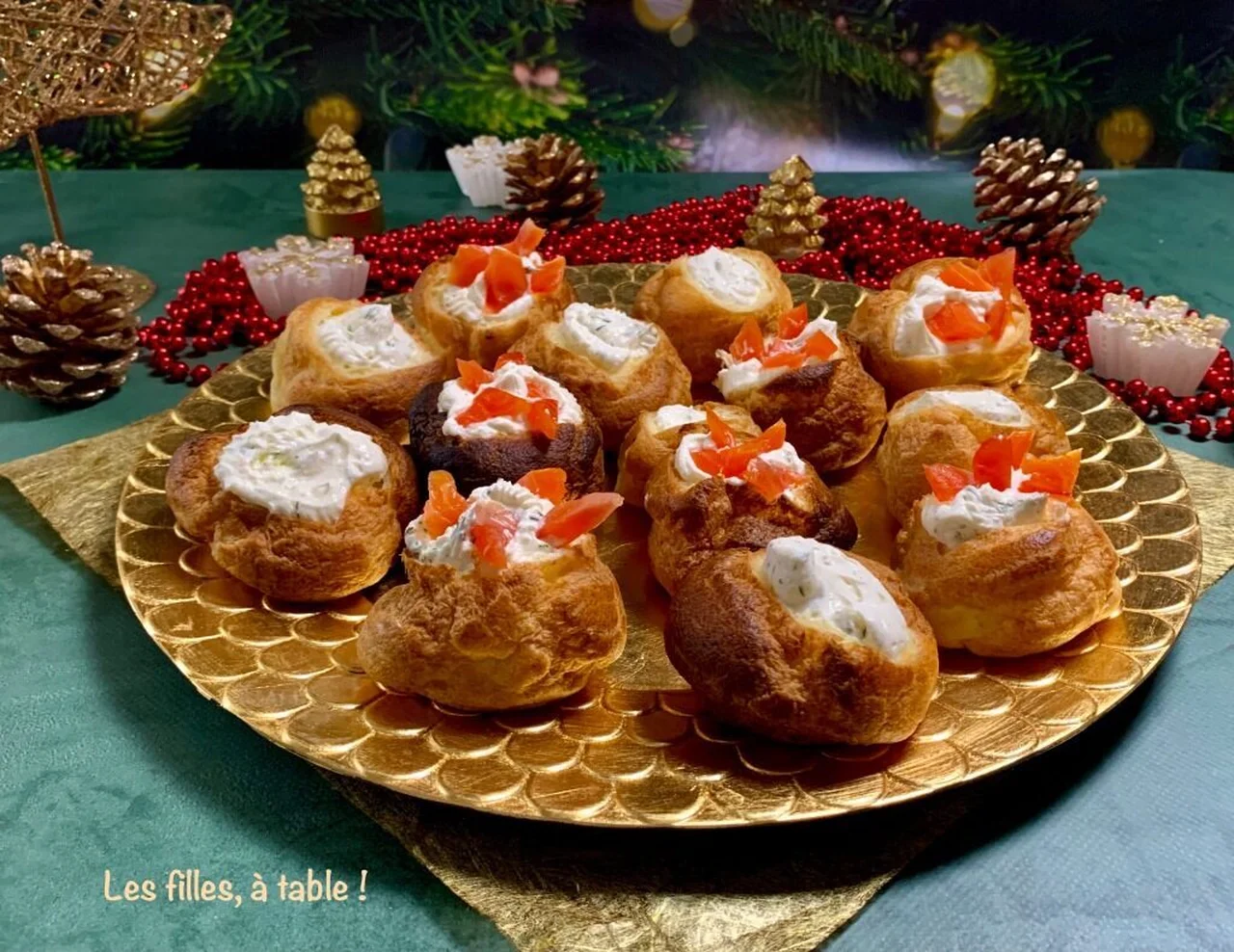 Petits choux au Philadelphia et à la truite fumée