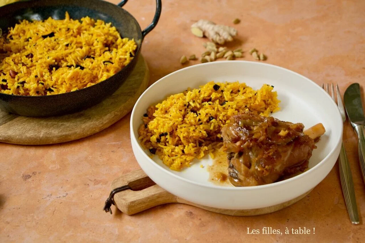 Souris d'agneau confite au gingembre, riz frit aux épices