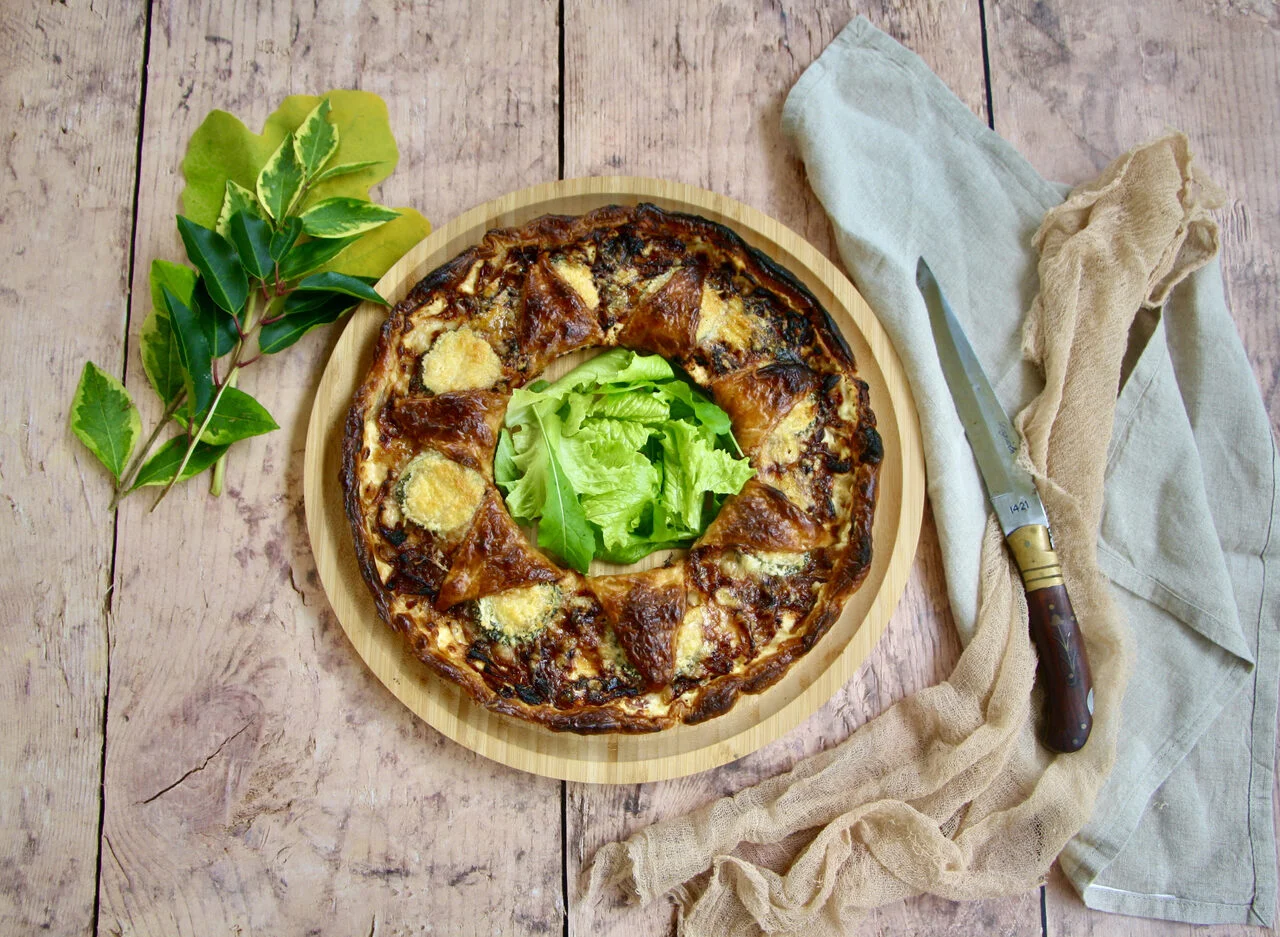 Tarte aux oignons, chèvre et miel