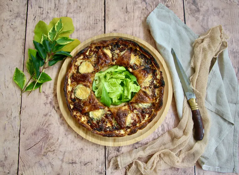Tarte aux oignons, chèvre et miel