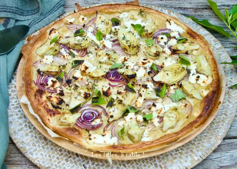 Tarte fine aux artichauts et oignons rouges