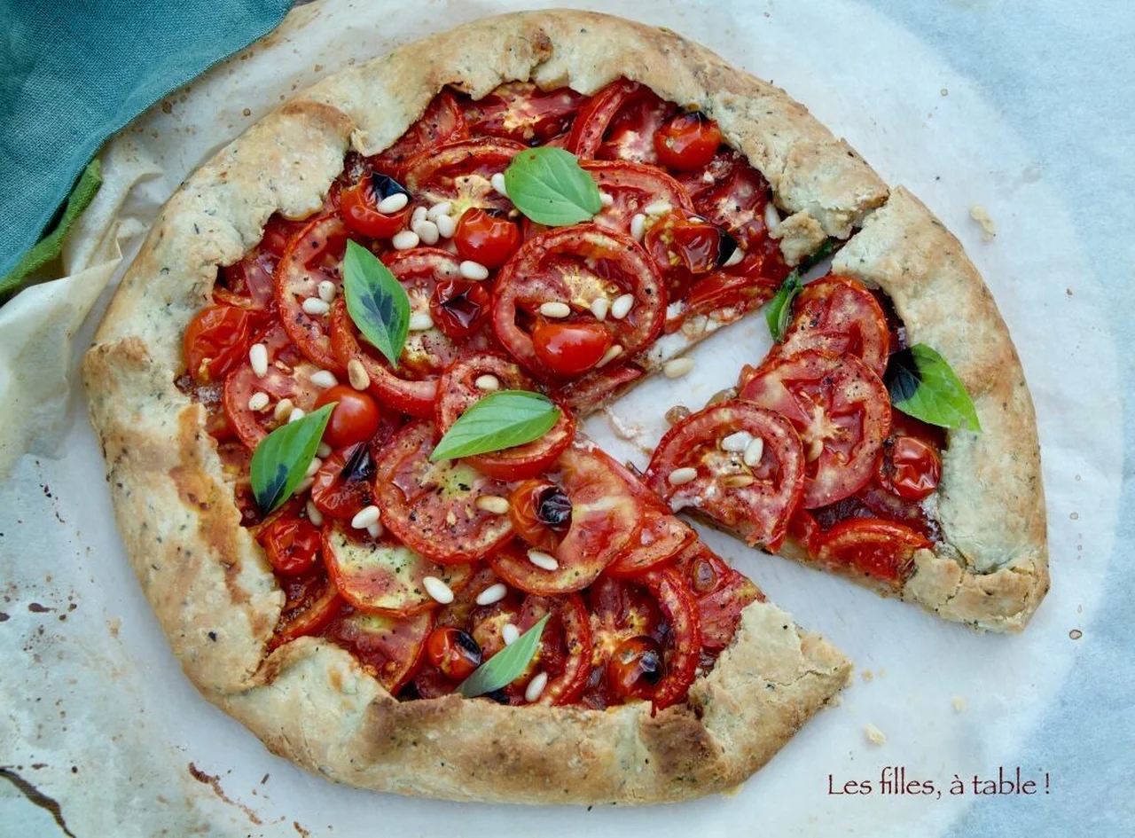 Tarte rustique tomates, chèvre et oignons doux