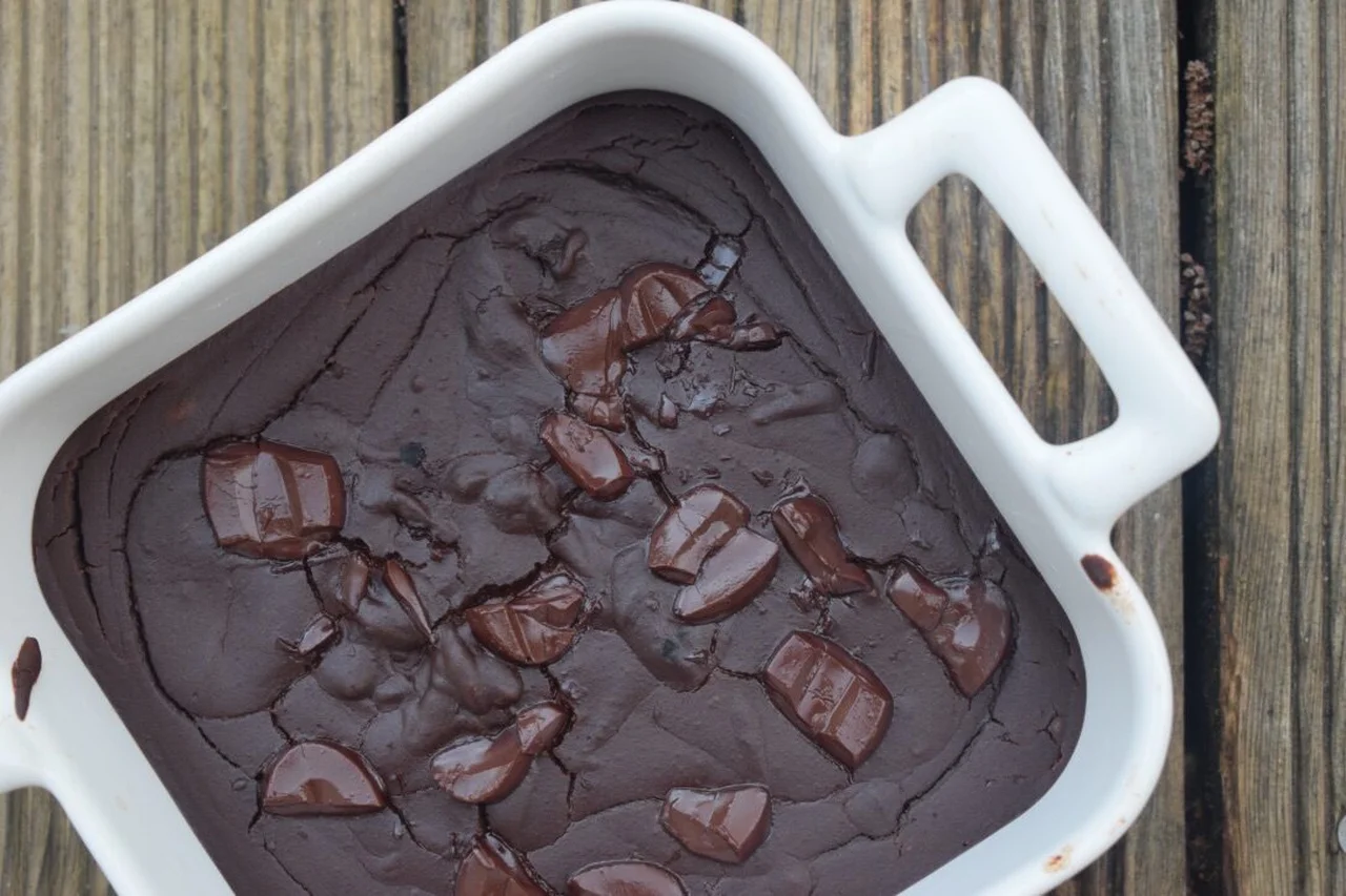Brownie aux lentilles corail et sésame