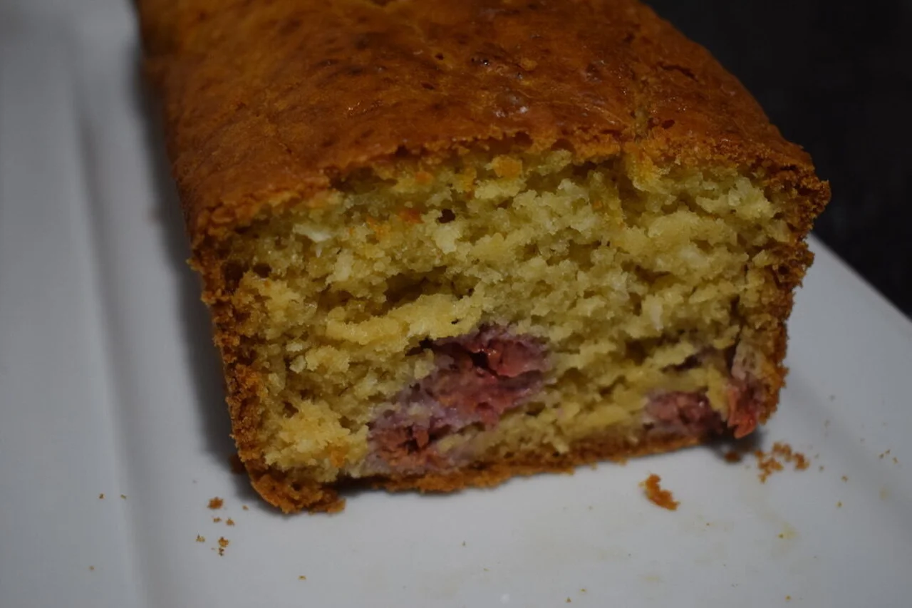 Cake sans oeuf framboises noix de coco