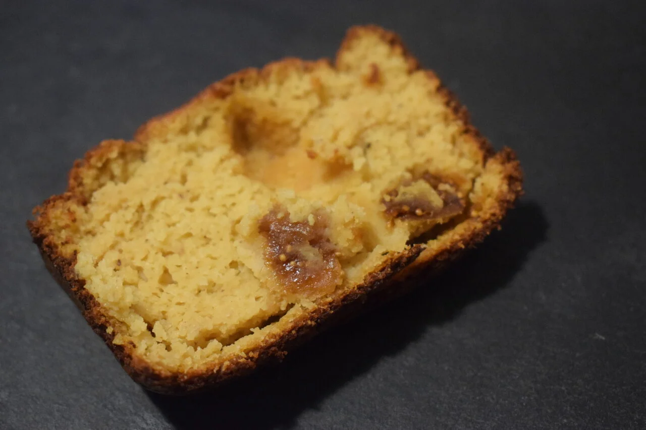 Cake sucré aux lentilles et poudre de noisettes