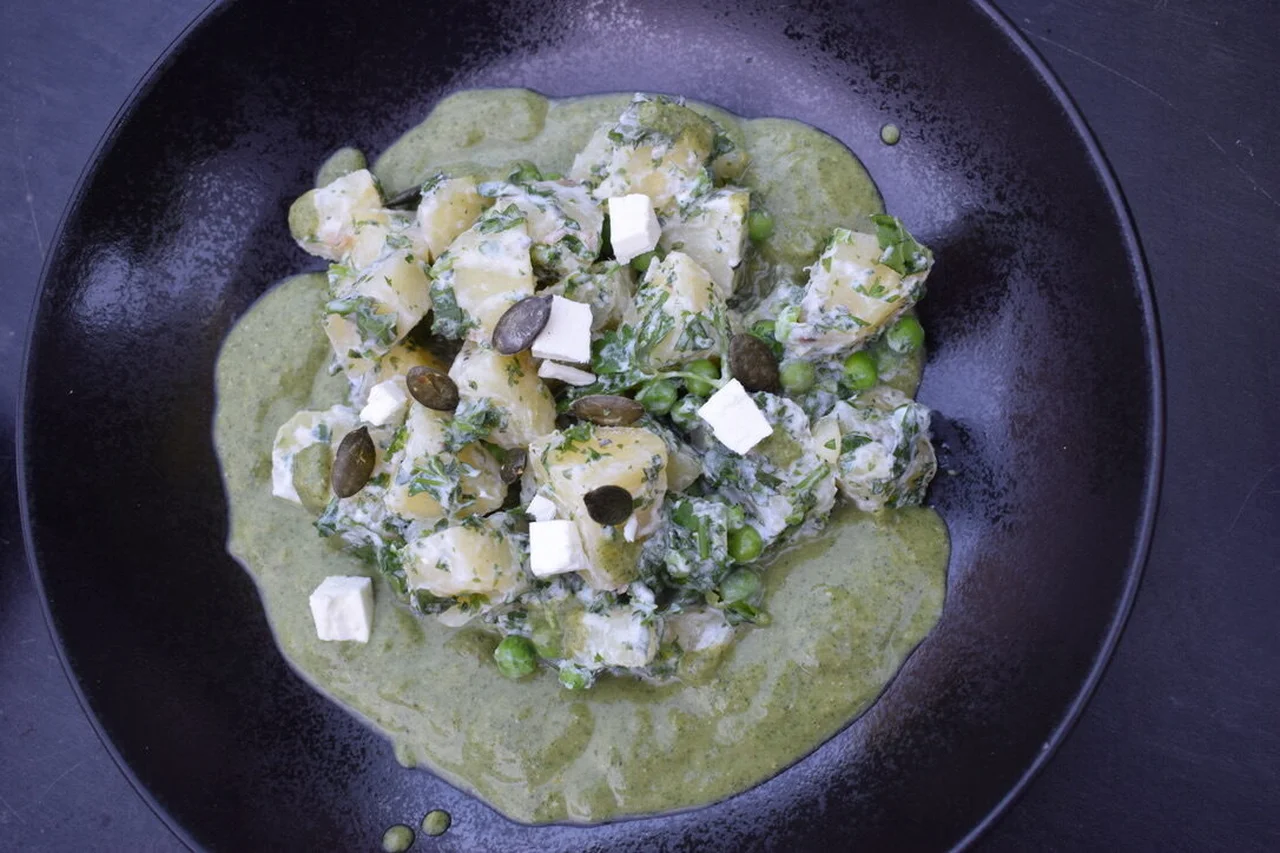 Salade pommes de terre, petits pois et crème de pois cassés