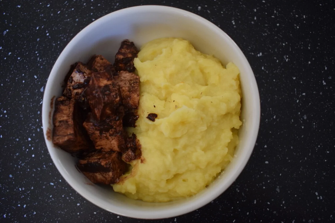 Tofu au cacao et piment, purée panais à la vanille