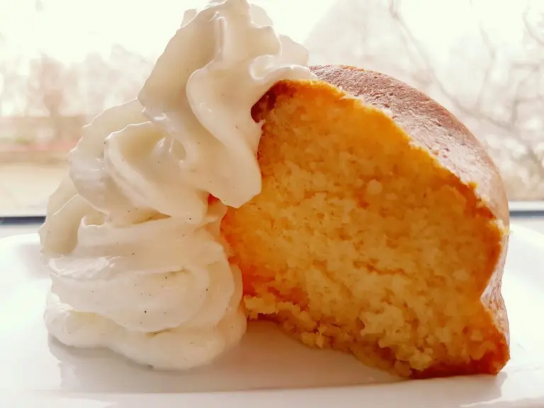 Savarin à la chantilly