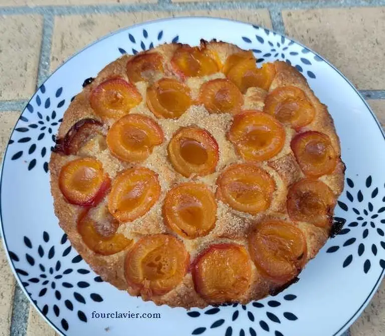 Fausse tarte aux abricots et poudre d'amande