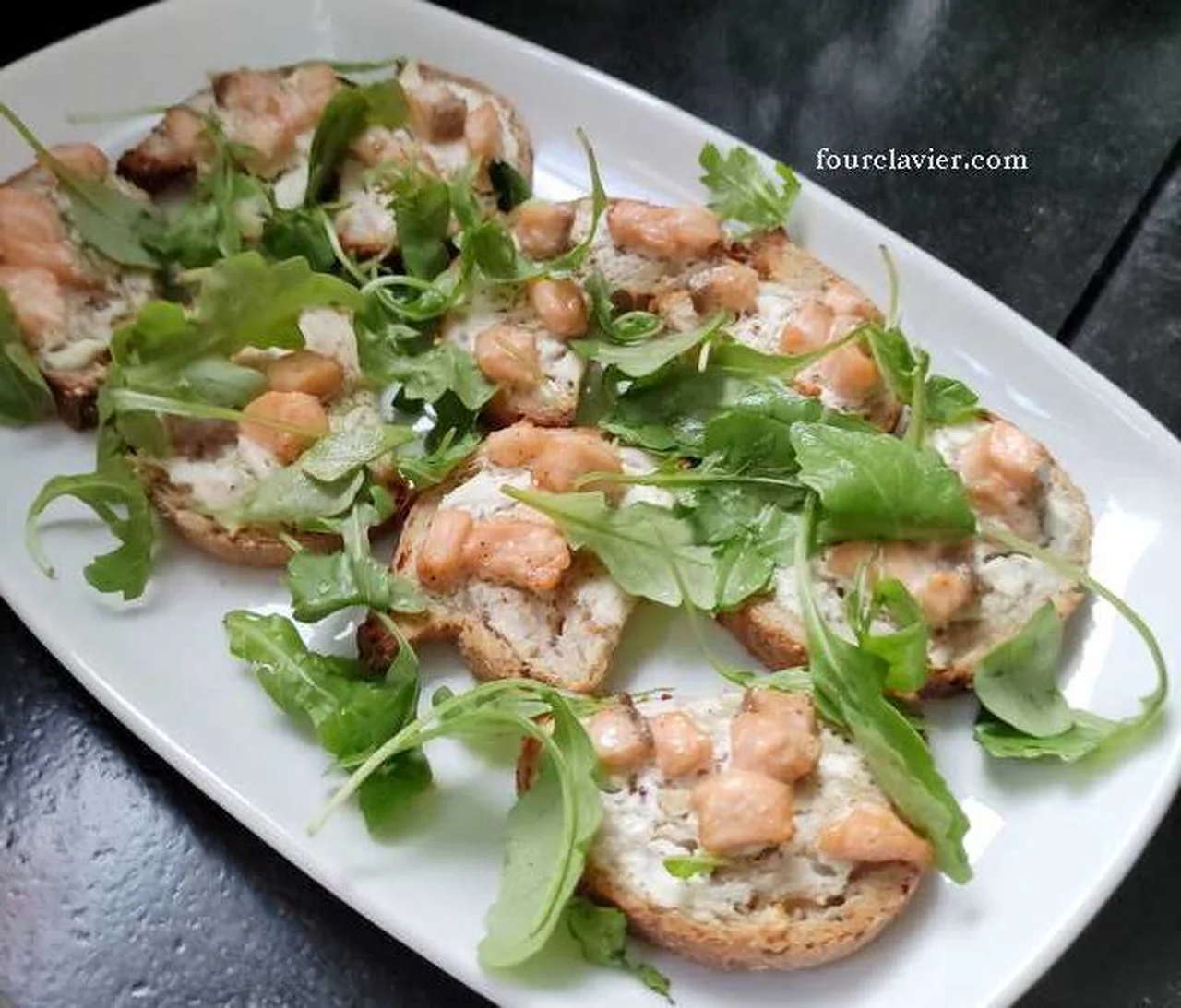 Tartines au saumon et fromage de chèvre