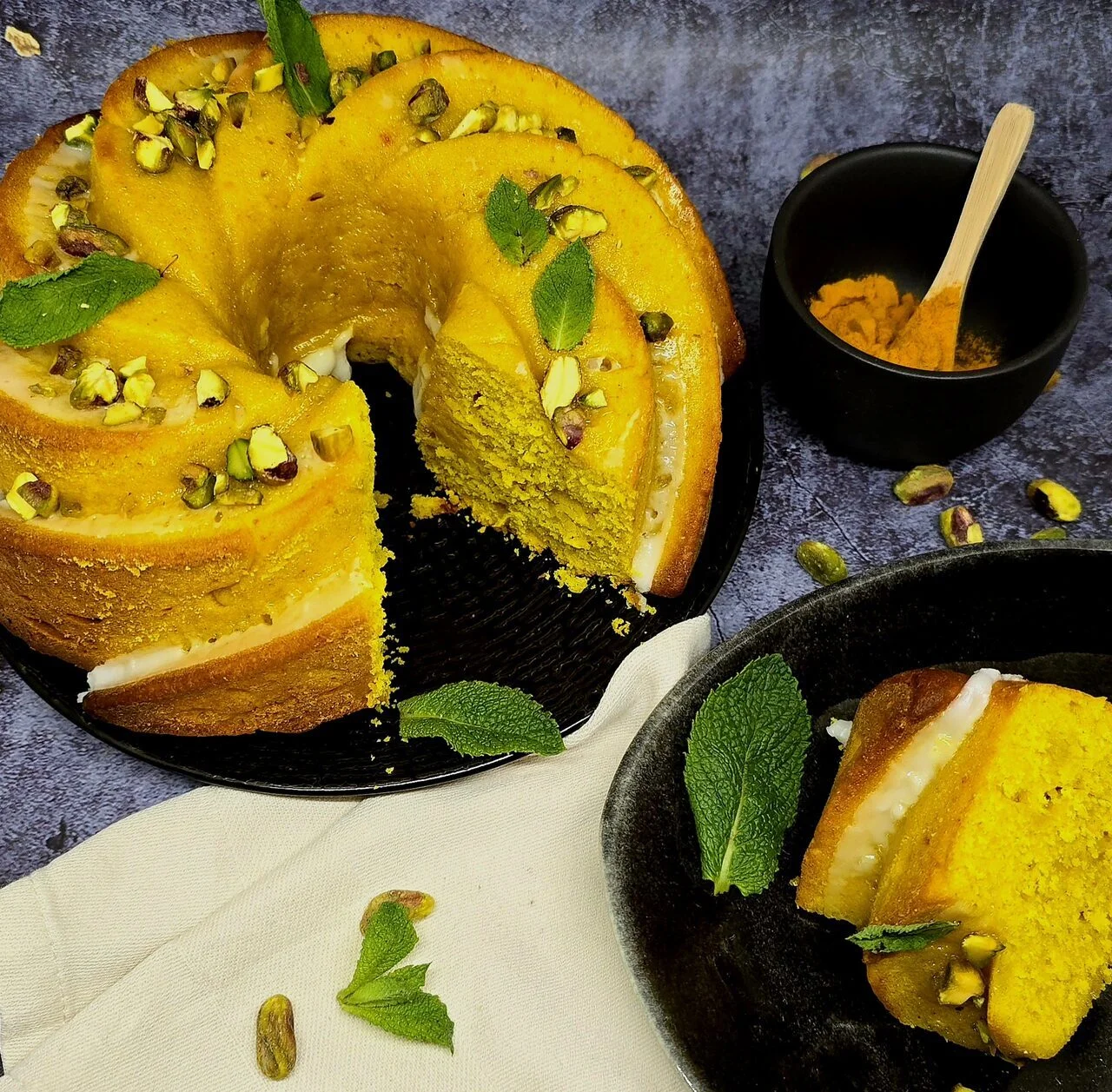 Gâteau au yaourt et au curcuma