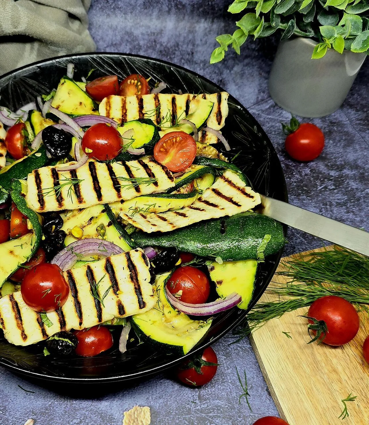 Salade de courgettes et halloumi grillé