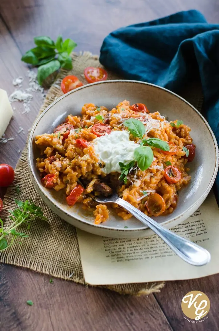 Risotto tomates confites, lard fumé et burrata