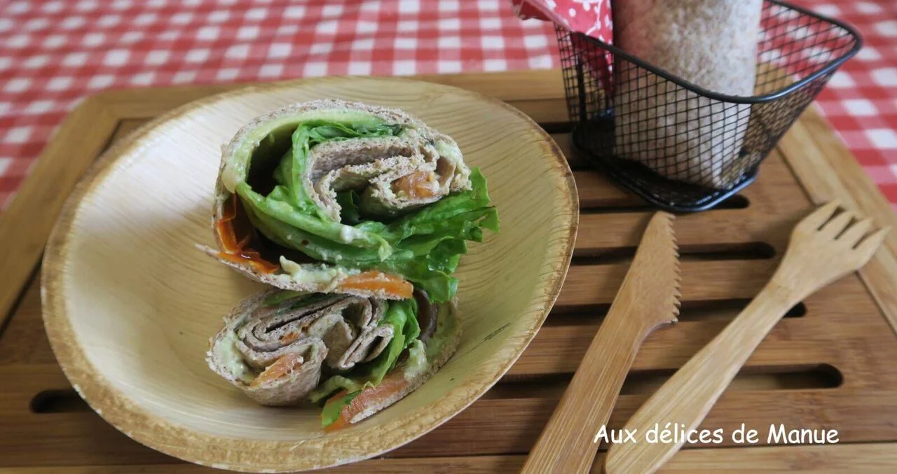 Wraps à la truite fumée, avocat et tomates séchées