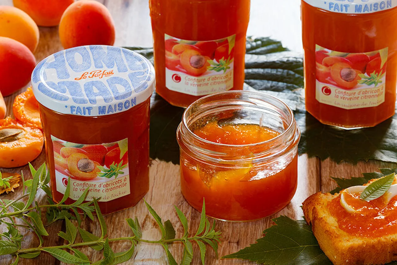 Confiture d'abricots à la verveine citronnelle