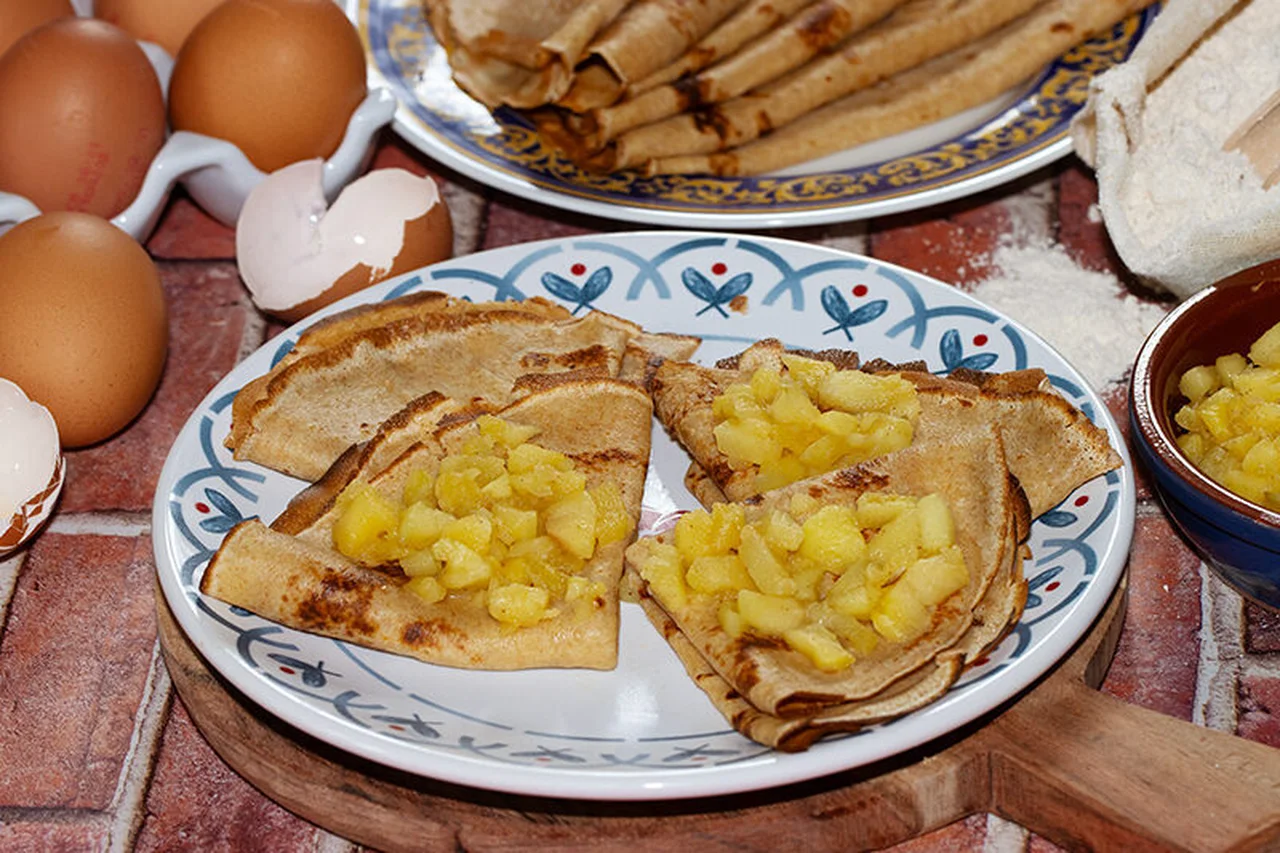 Crêpes farine de petit épeautre aux pommes confites