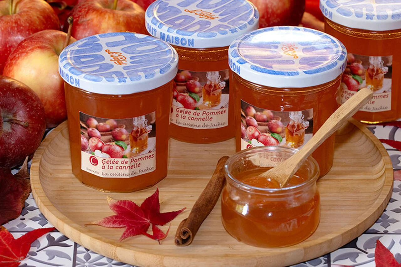 Gelée de pommes au cidre, cannelle et sirop d'érable