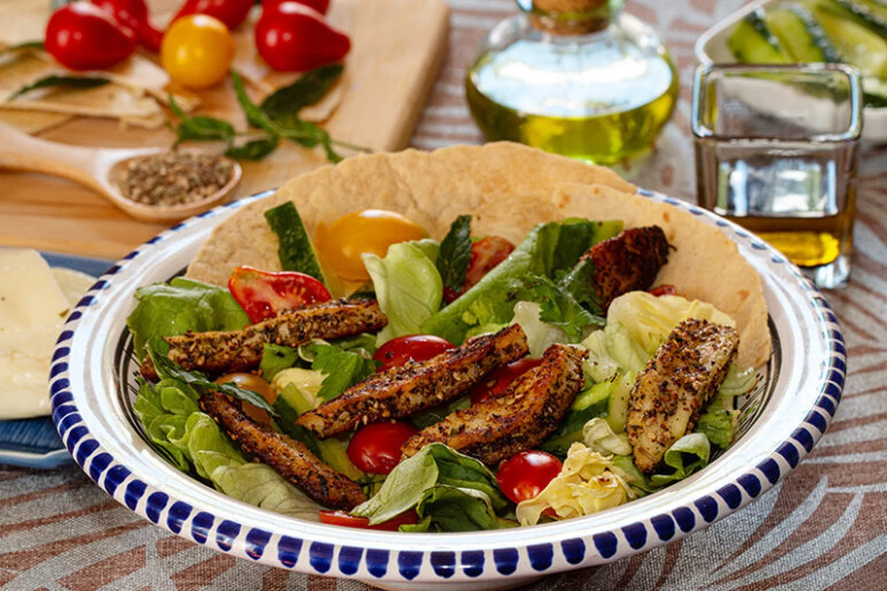 Salade fattouche au halloumi grillé