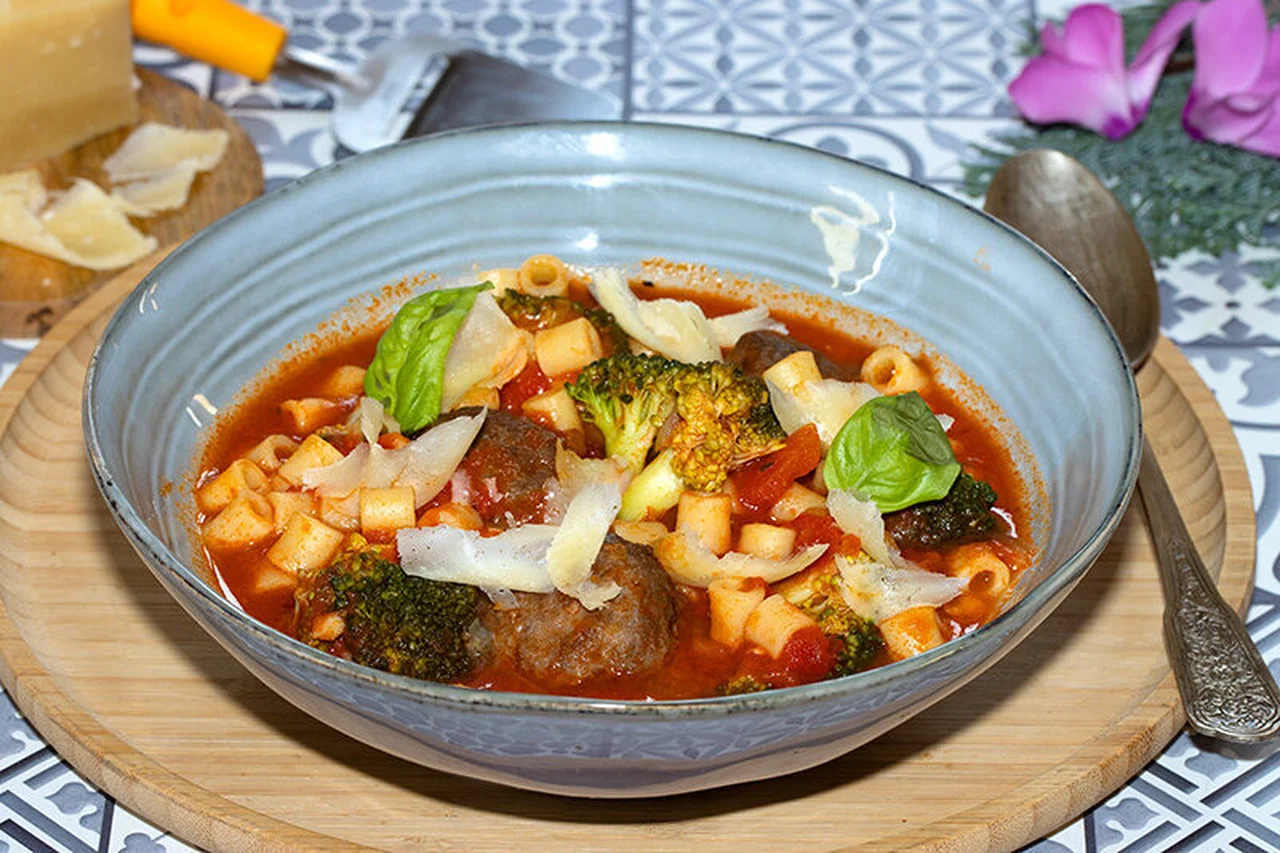 Soupe italienne aux boulettes de viande