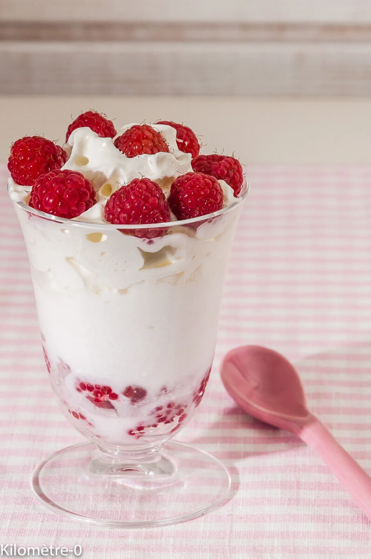 Coupe glacée framboises noix de coco