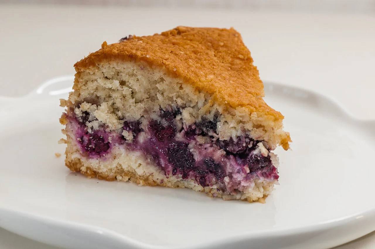 Gâteau aux blancs d'oeufs et aux mûres