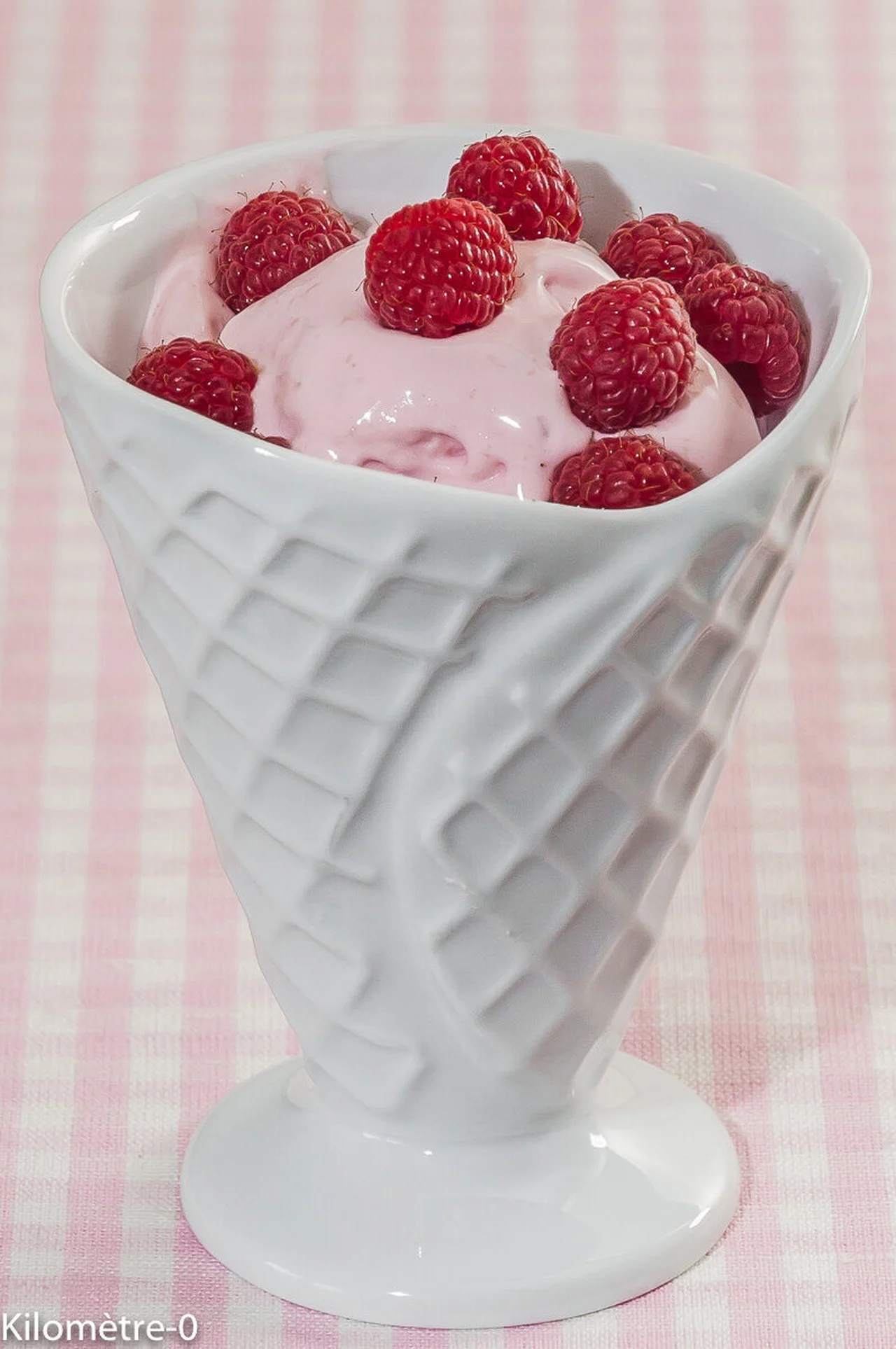 Glace au yaourt grec et aux framboises