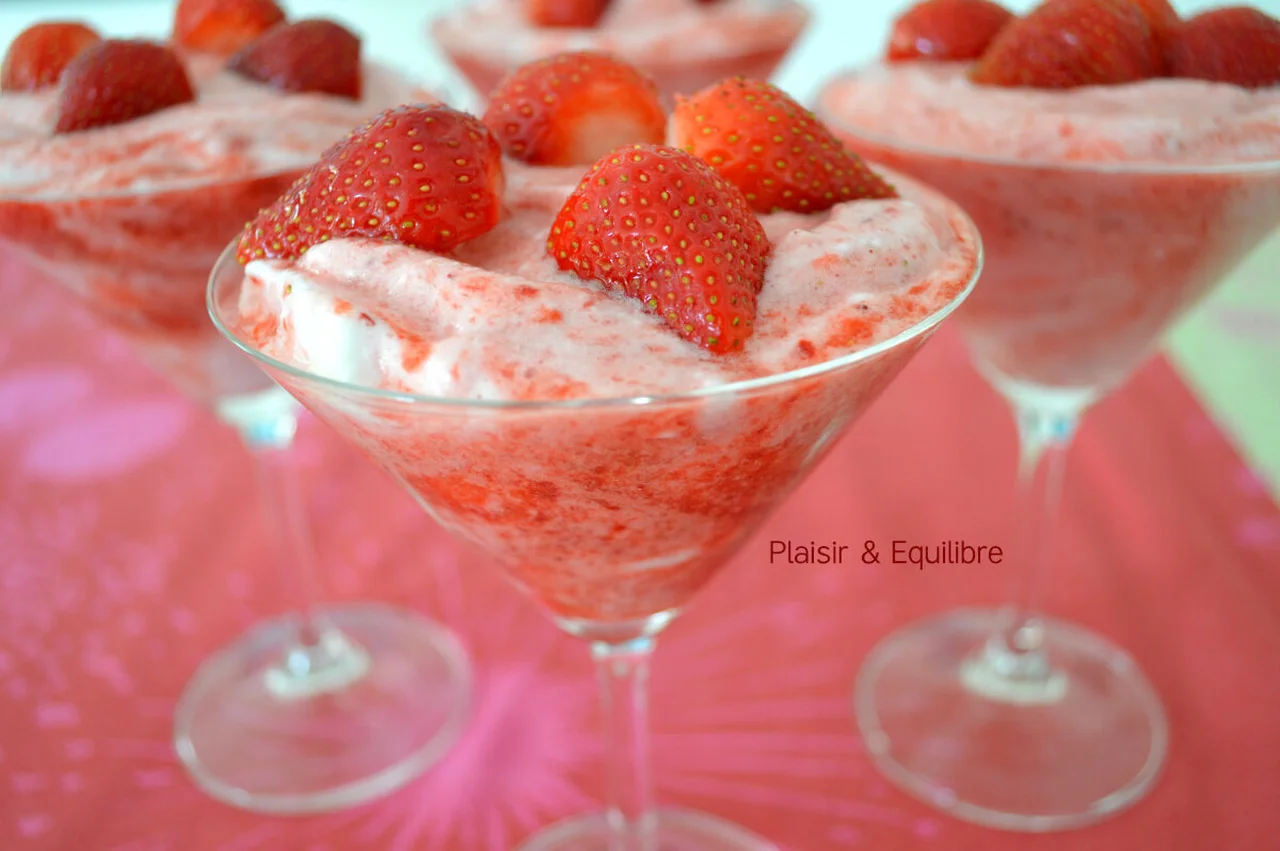 Duo de mousses à la fraise