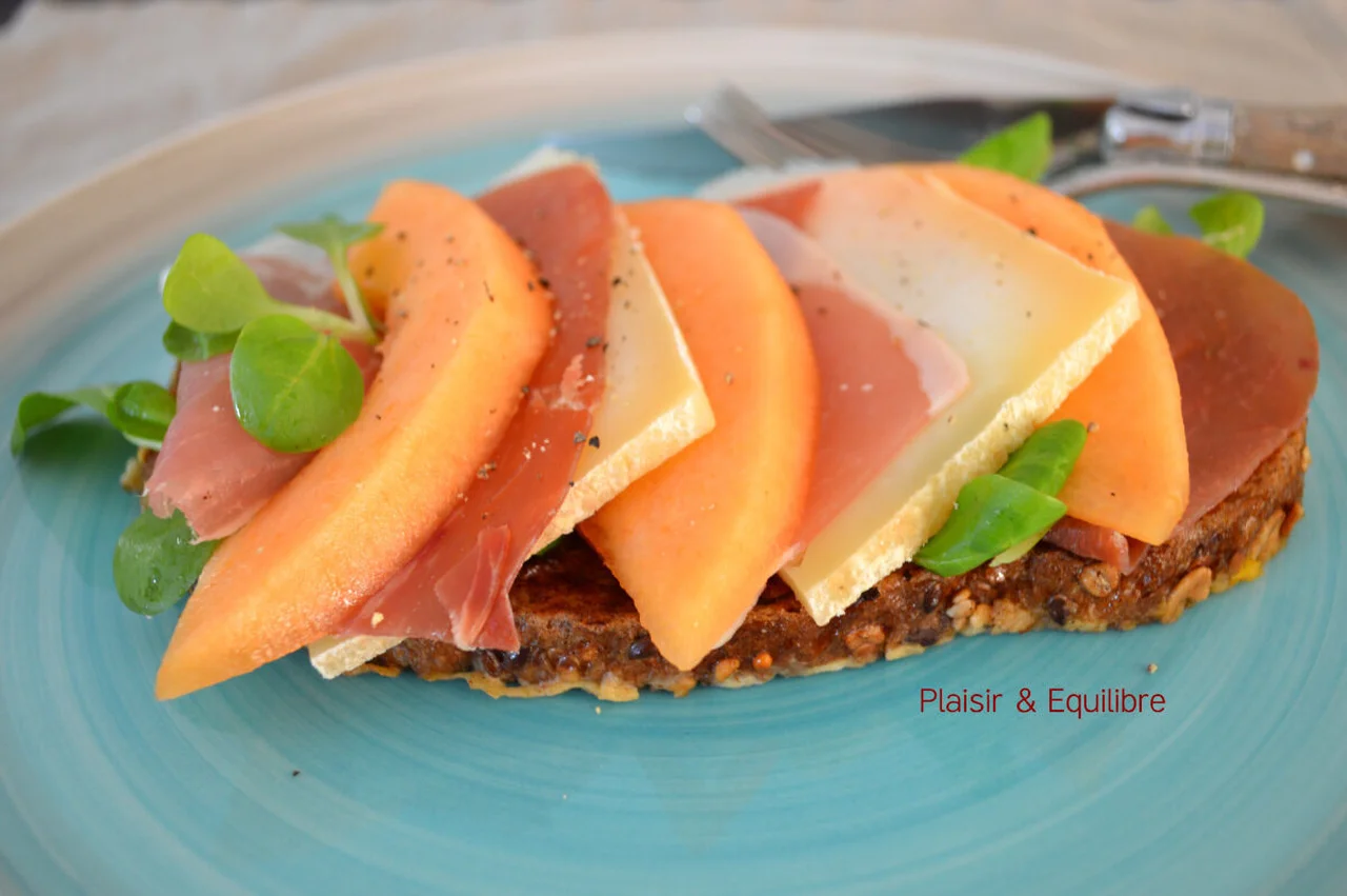 Pain perdu au melon, jambon cru et tome de brebis