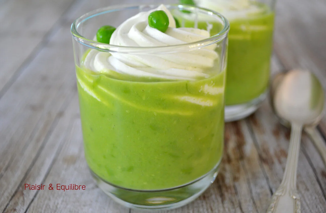 Soupe froide de petits pois et chantilly au wasabi