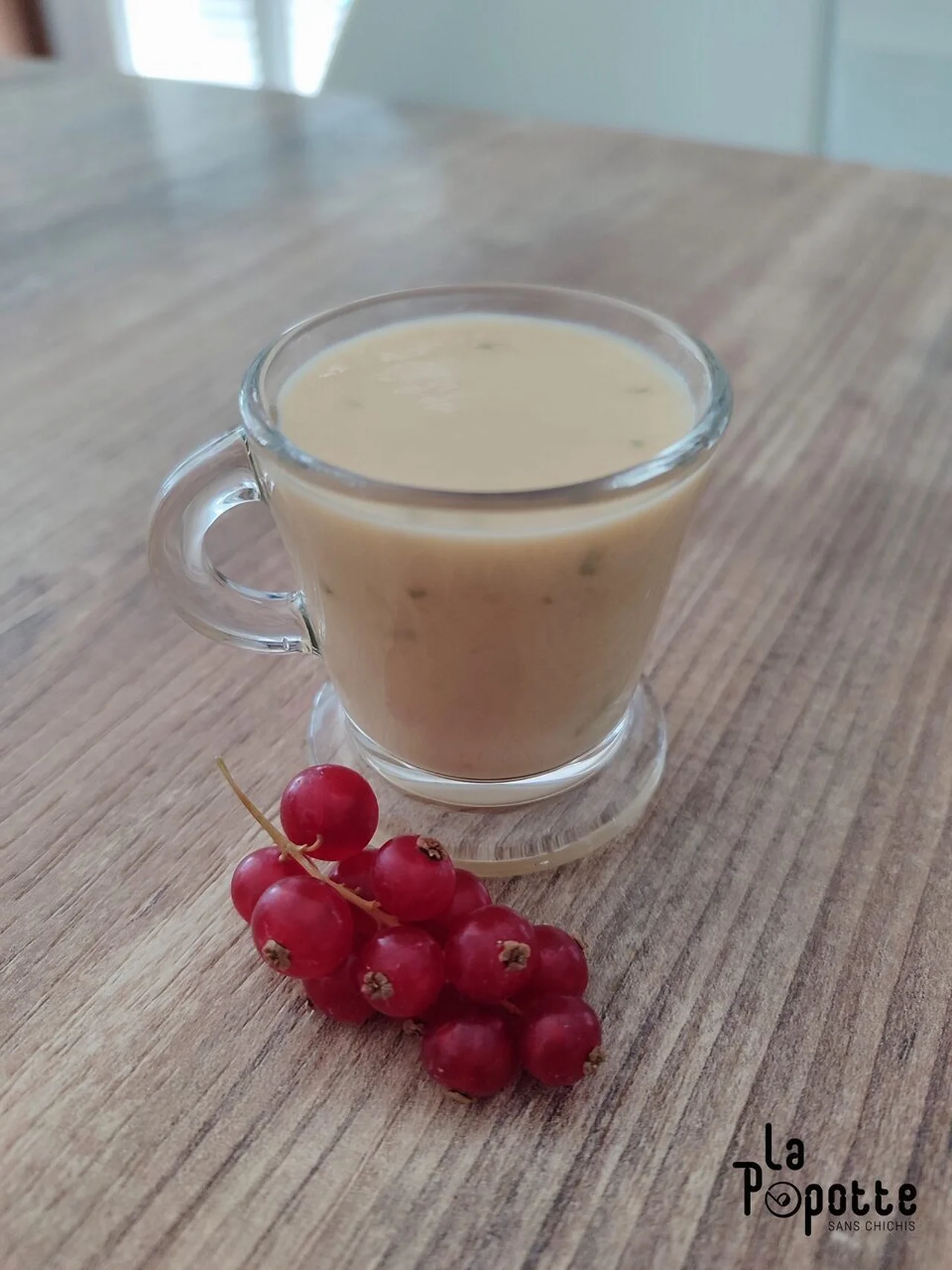 Smoothie aux 2 pêches et verveine
