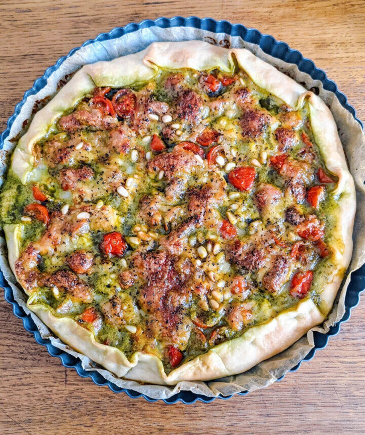 Tarte au pesto, mozzarella et tomates