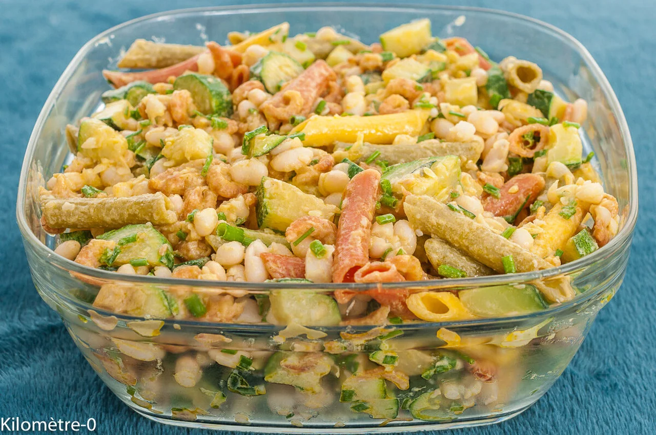 Salade de pâtes aux haricots blancs et crevettes grises