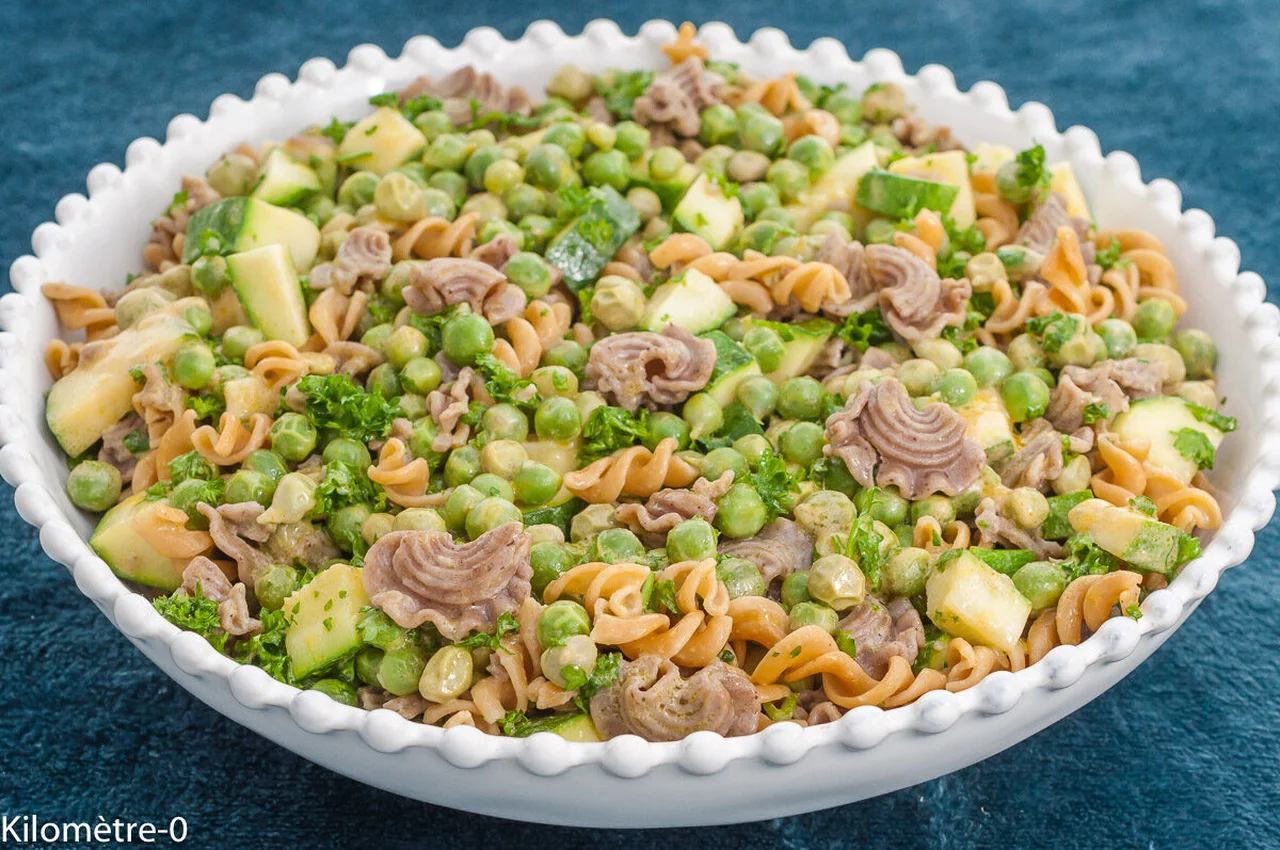 Salade de petits pois aux courgettes et aux pâtes