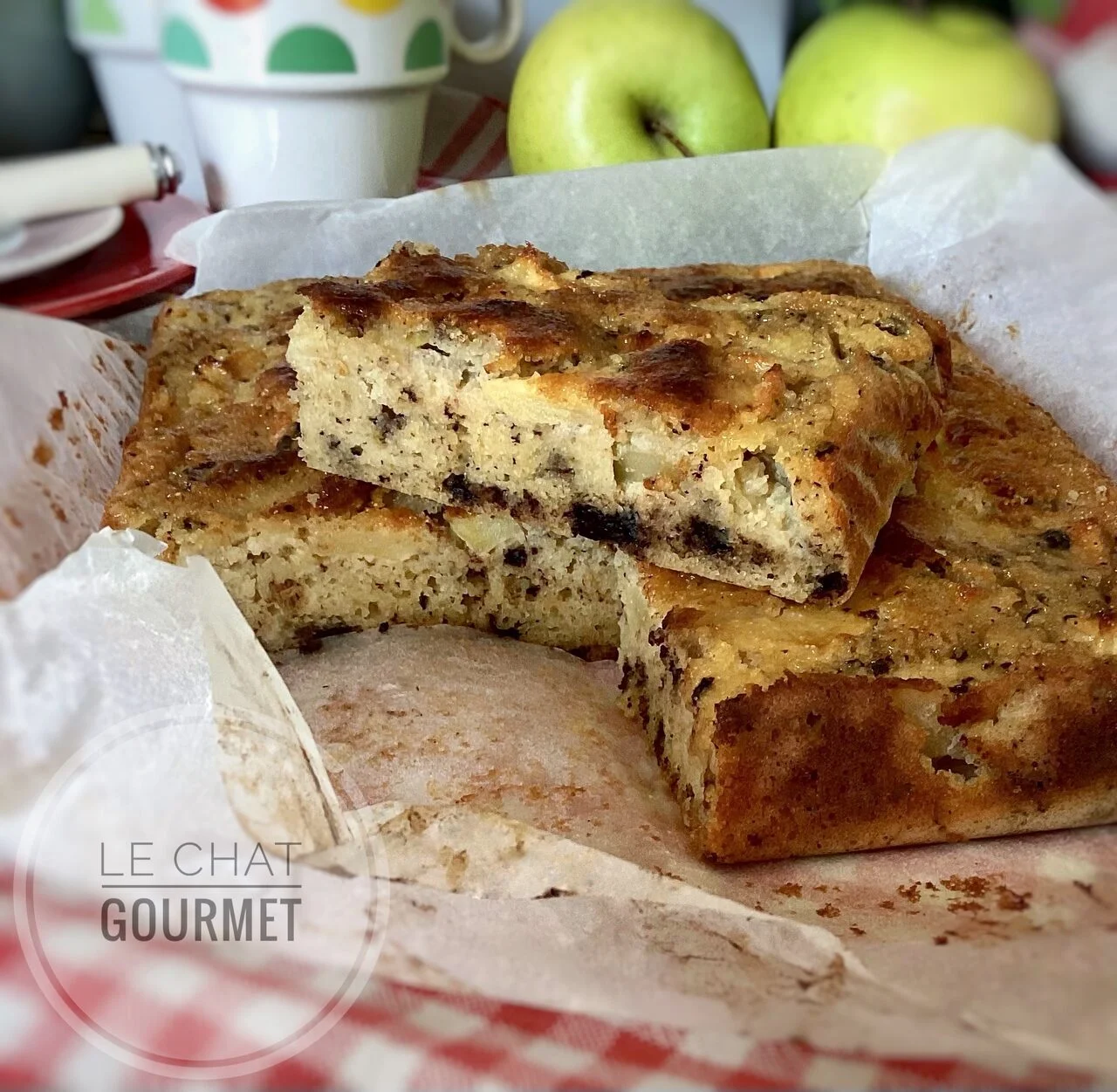 Gâteau semoule, pommes et pépites de chocolat