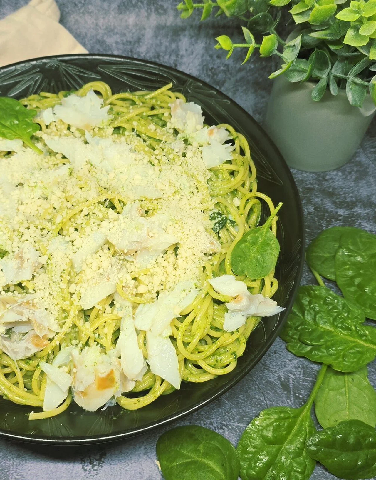Spaghettis à la morue et à la crème d'épinards