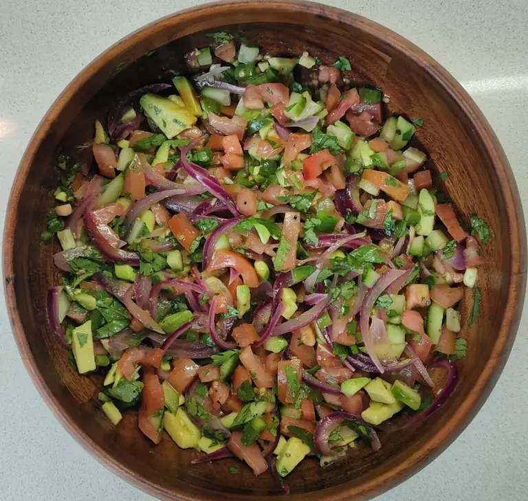 Salade kachumbari africaine