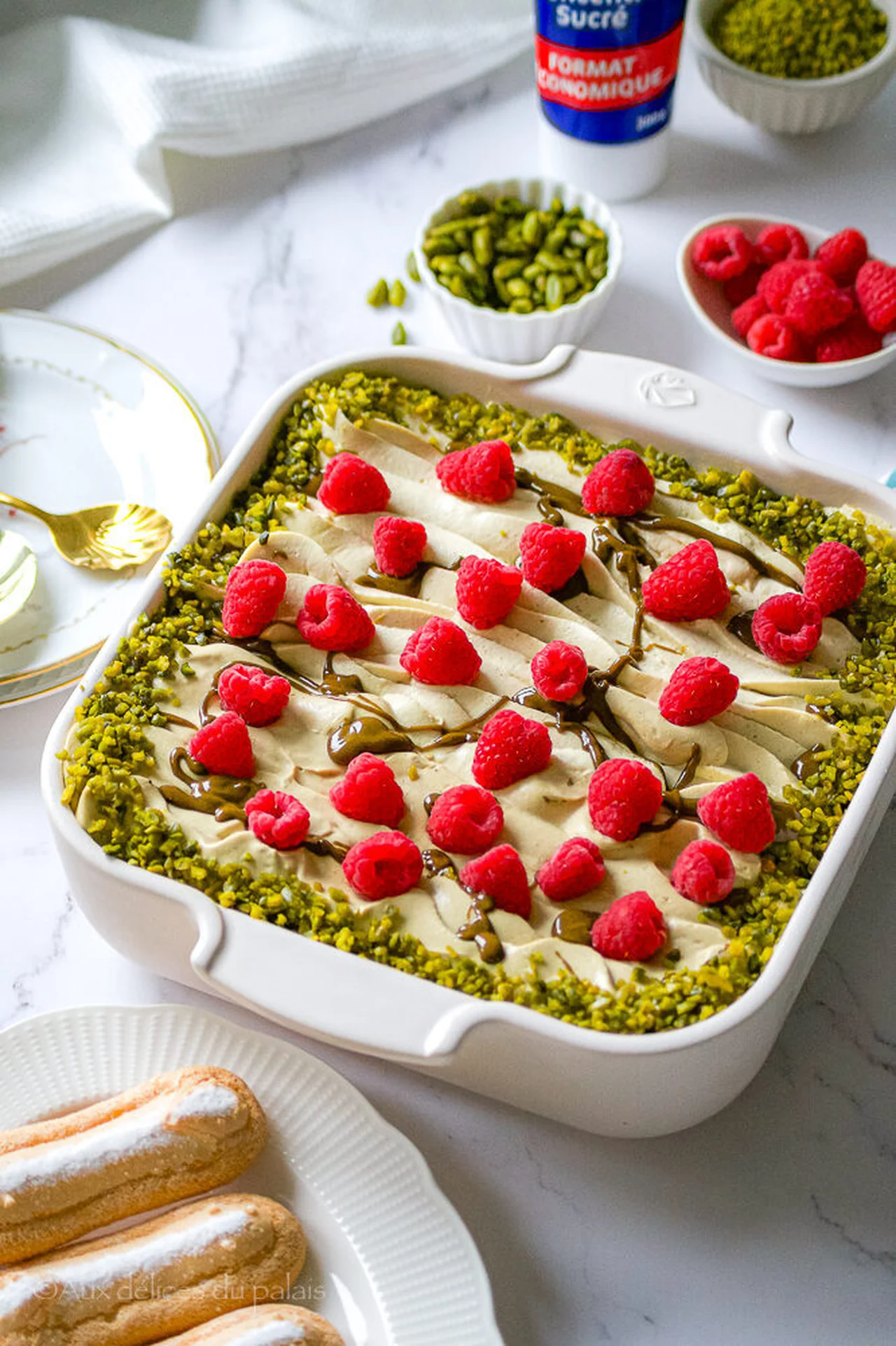 Tiramisu aux framboises et pistaches